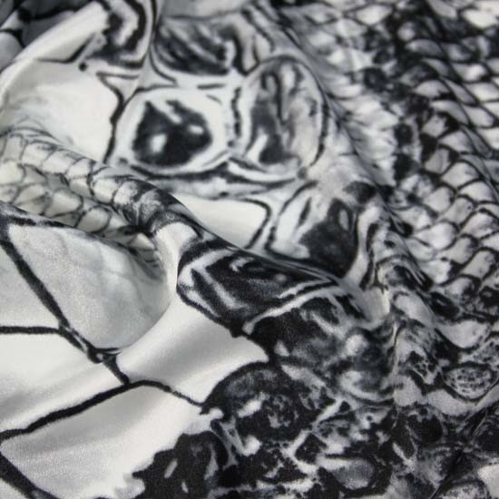 Metrový textil - vzorované satény snake