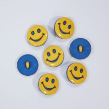 Gombík detský žlto-modrý, smajlík, 18 mm