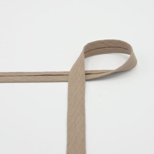 Šikmý prúžok mušelínový, zažehlený, taupe, 20mm