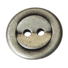 Gombík strieborný K28-4, priemer 18 mm.
