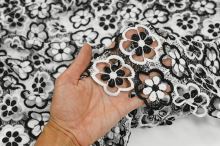 Krajka černo-bílé květy, š.125 (3)