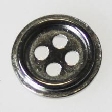 Knoflík stříbrný K18-3, průměr 11,5 mm.