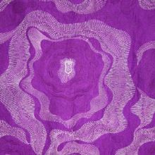 Taft fialový, vyšívaný velký květ š.140