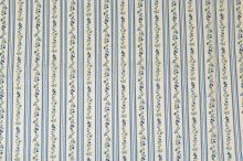 Bavlněné plátno, modré pruhy, drobný květinový vzor, š.140